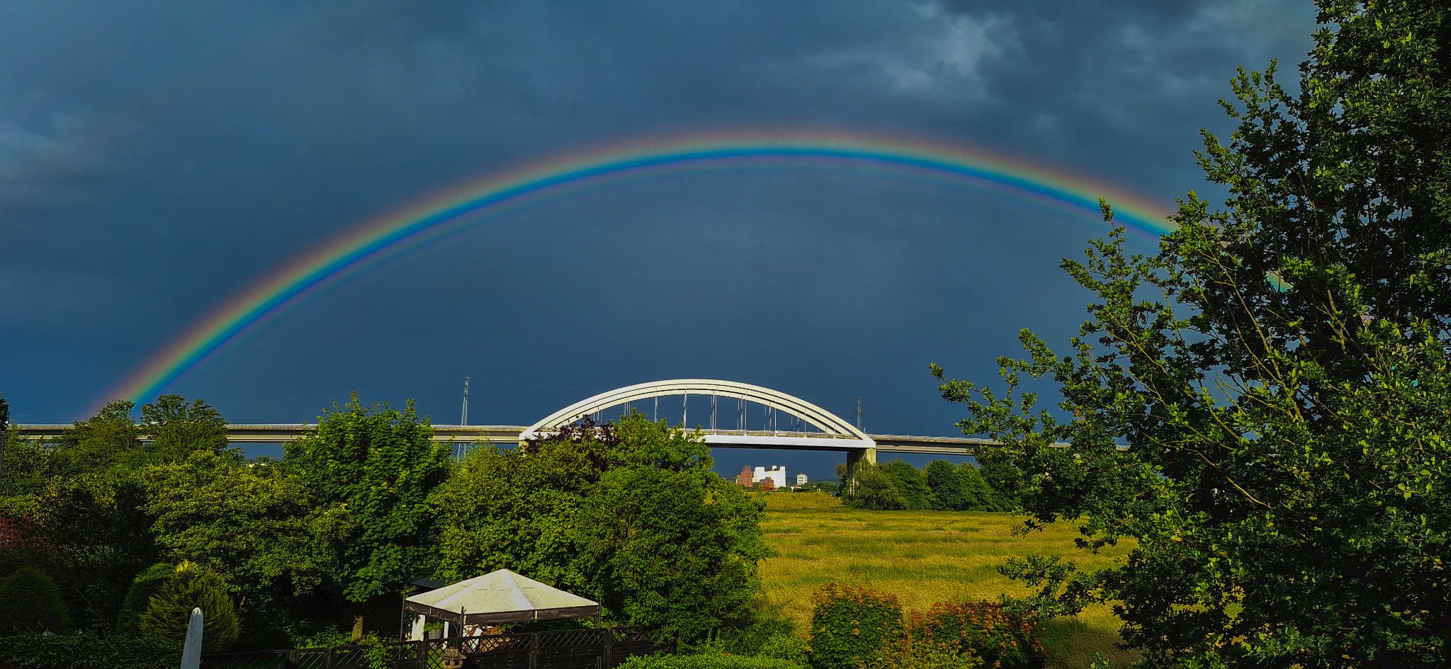 Regenbogen über der A23 in Itzehoe